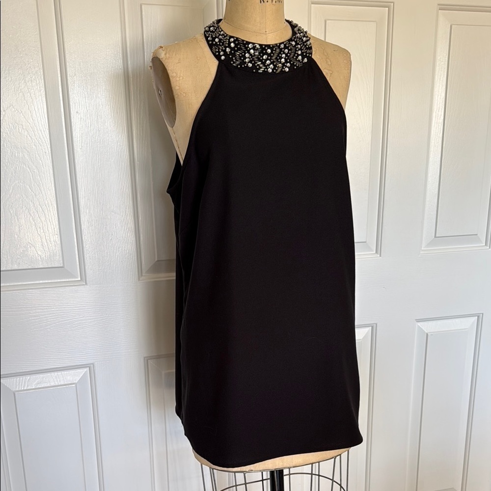WD.NY BEADED NECK HALTER TUNIC. SIZE. XL
